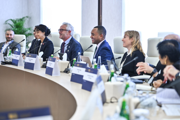 Leadership Roundtables V2